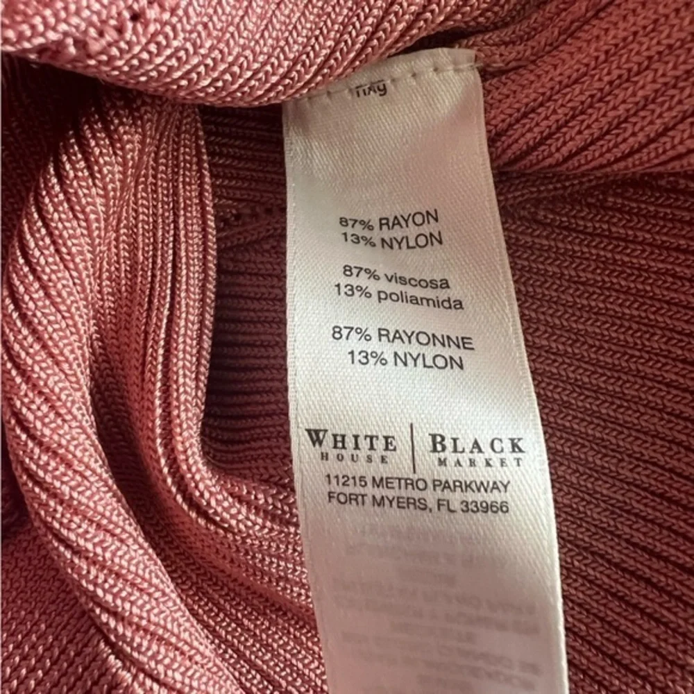 Gorgeous‎ White House Black Market Peach Pink V Neck Sweater S
